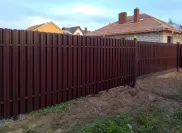 Выполненные работы: заборы из вертикального евроштакетника